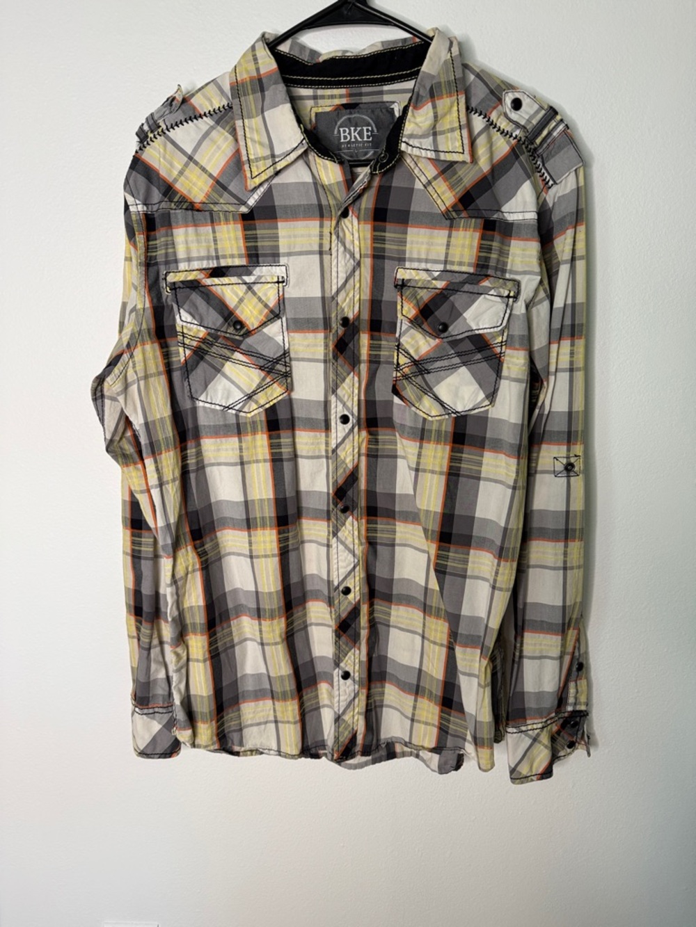 BKE Athletic Fit Plaid Pearl Snap Shirt Men’s Size L Yellow Black NWOT